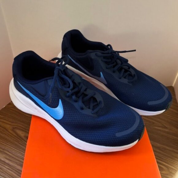Nike Revolution 7 WIDE Unisex Running Shoe Blue New in Box Men 9.5 Woman 11 - Picture 1 of 6
